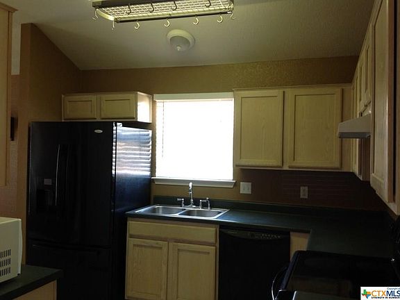 3rd image of 1412 Fox Creek Dr