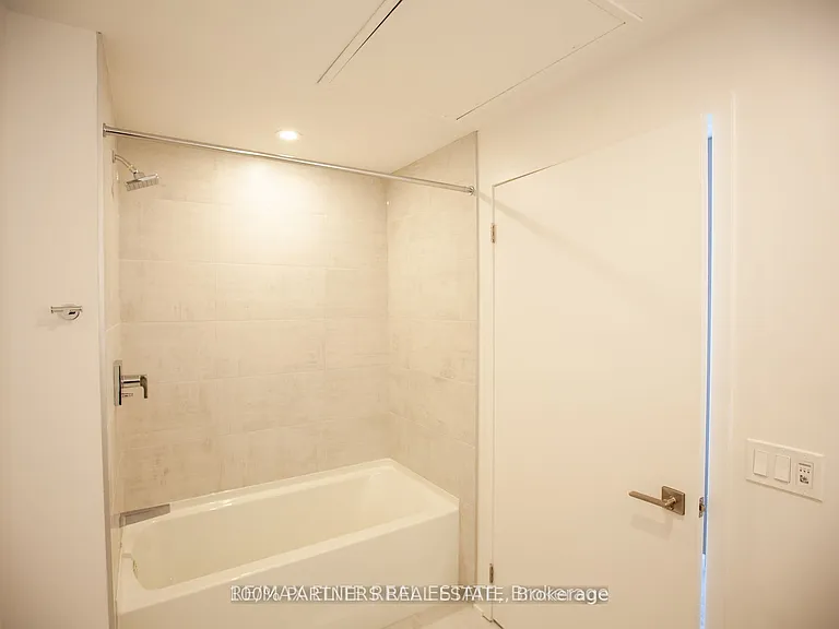 15 Holmes Ave #1704 — Photo 10