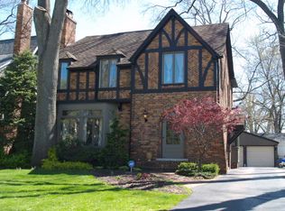 43 Oakdale Blvd, Pleasant Ridge, MI 48069