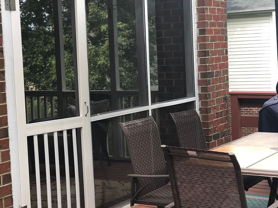 1st image of 121 Deerfield Dr