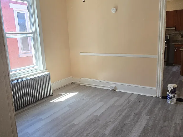 527 Windsor St #2 — Photo 16