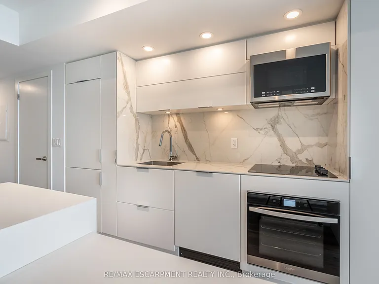 370 Martha St #309 — Photo 10