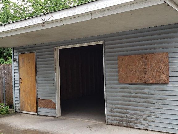 4th image of 6745 S Campbell Ave
