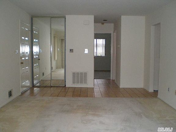 2nd image of 106 Cottonwood Ct