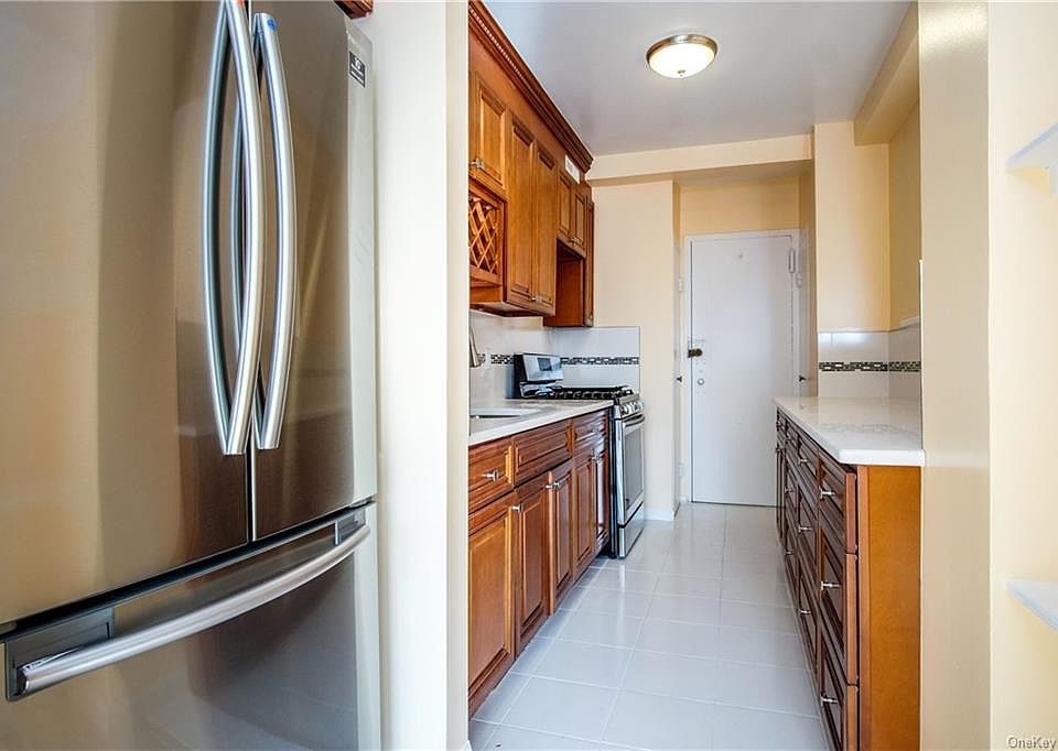 1st image of 2 Fordham Hill Oval APT 15F