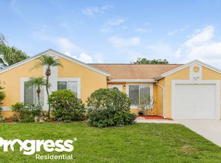18746 Shauna Manor Dr, Boca Raton, FL 33496