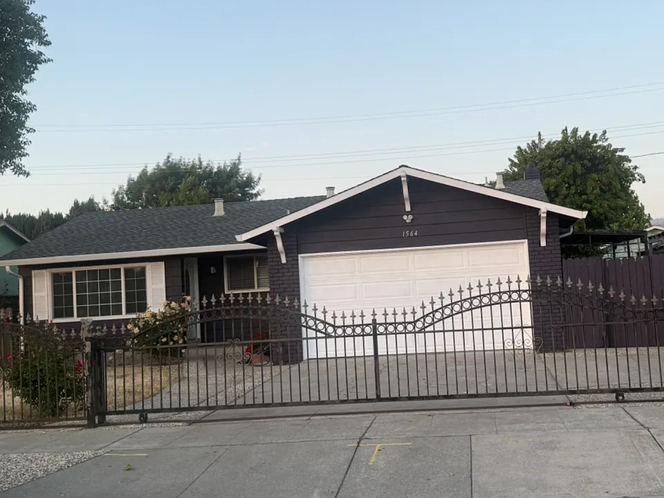 1564 Adrian Way