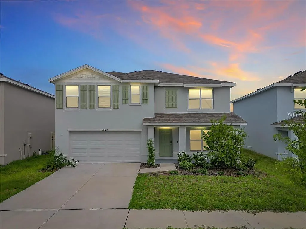 5 bed, 3.0 bath, 2674 sqft, $2,600 — Photo 2