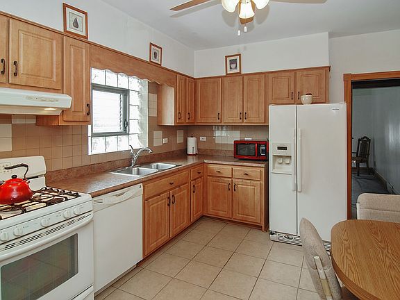 3rd image of 135 Bellwood Ave