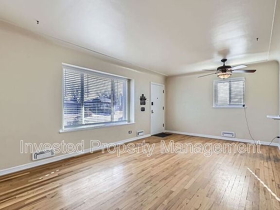 2nd image of 3267 Ivanhoe St