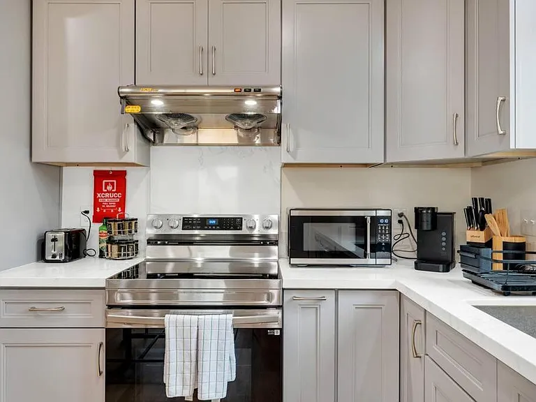 8869 Jade Coast Dr — Photo 42