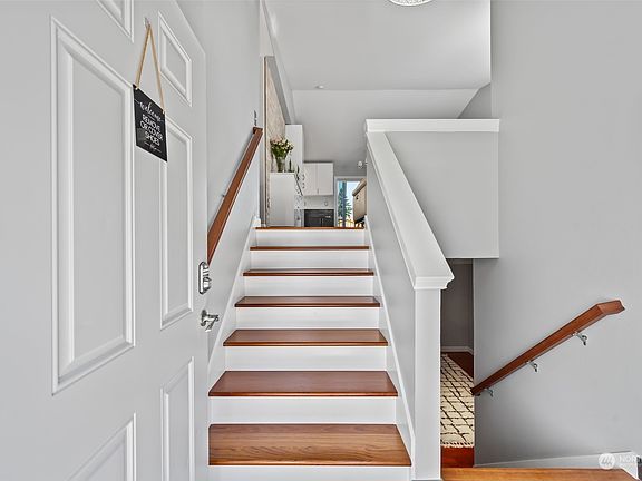3rd image of 9803 10th Avenue E