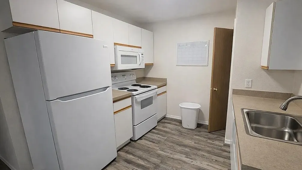 2 bed, 950 sqft, $1,450 — Photo 3