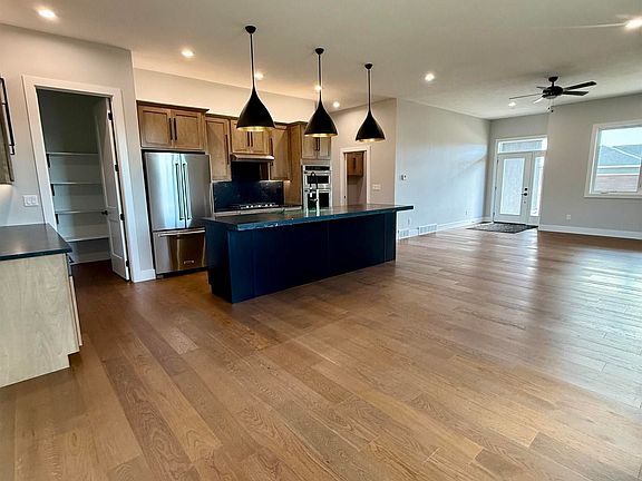 5th image of 2551 Nicklaus Blvd