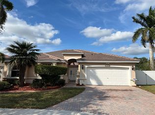 19423 NW 23rd Pl, Pembroke Pines, FL 33029