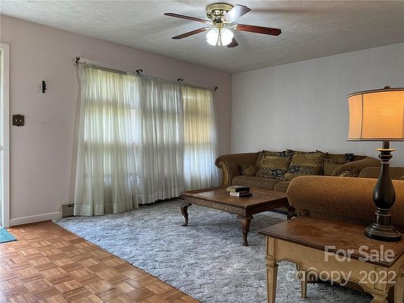 4th image of 200 Dellwood Dr