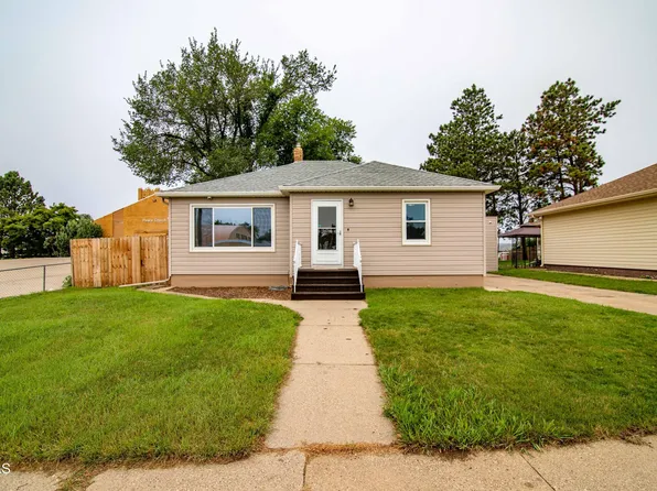 308 4th St N, New Salem, ND 58563