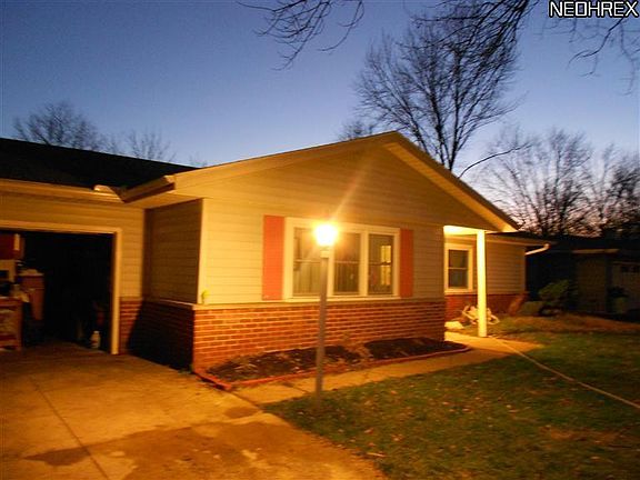 3rd image of 28573 Aspen Dr