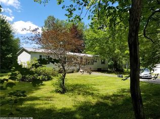 832 Buckfield Rd, Hebron, ME 04238