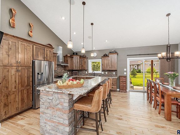 2nd image of 8809 E Fiddlewood Dr