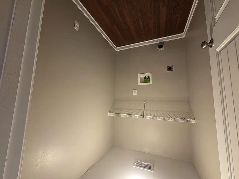 1315 Crosstown Ct — Photo 13