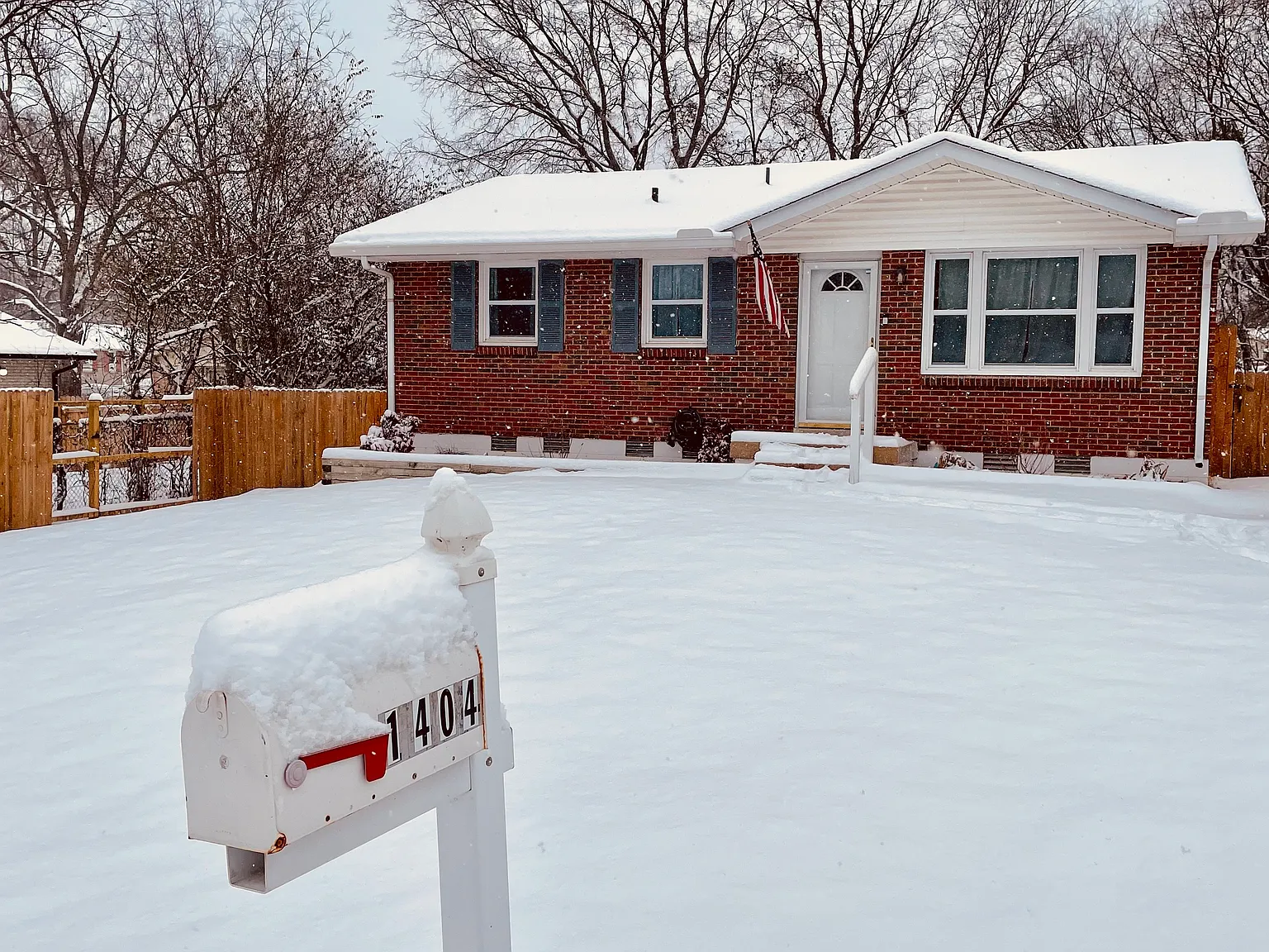 1404 Globe Pl — Photo 3