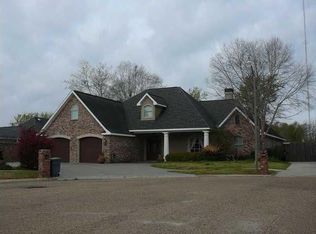 413 Bon Mange Cir, Lafayette, LA 70506