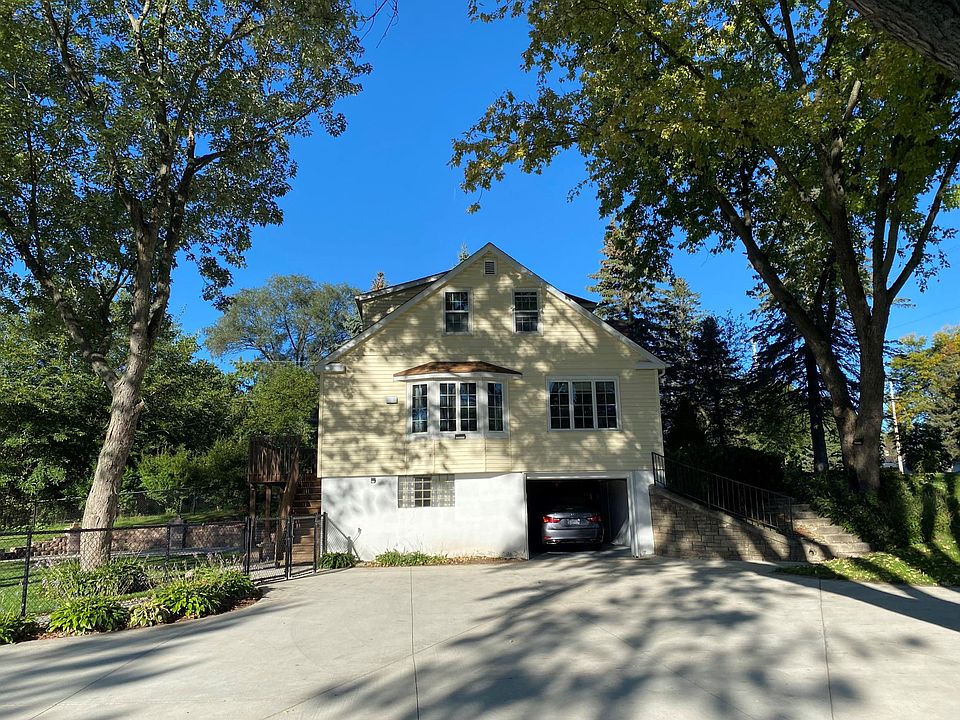 2nd image of 1919 Maple Dale Rd