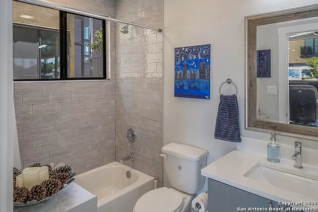 137 Lotus St — Photo 7