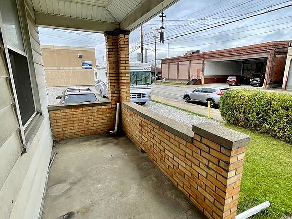 5th image of 710 4th Ave
