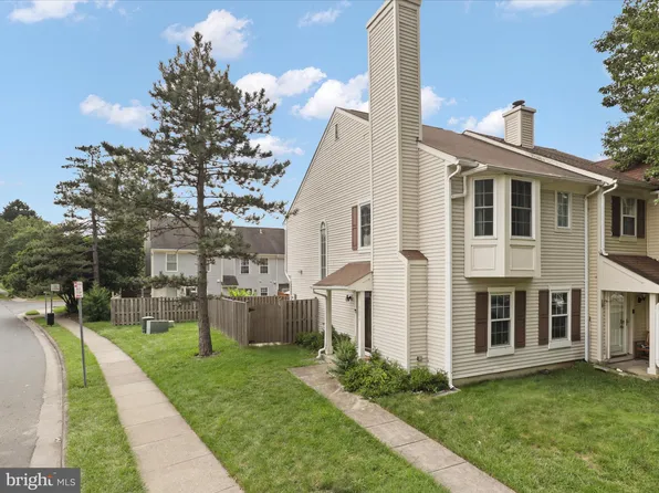 8694 Venoy Ct, Alexandria, VA 22309