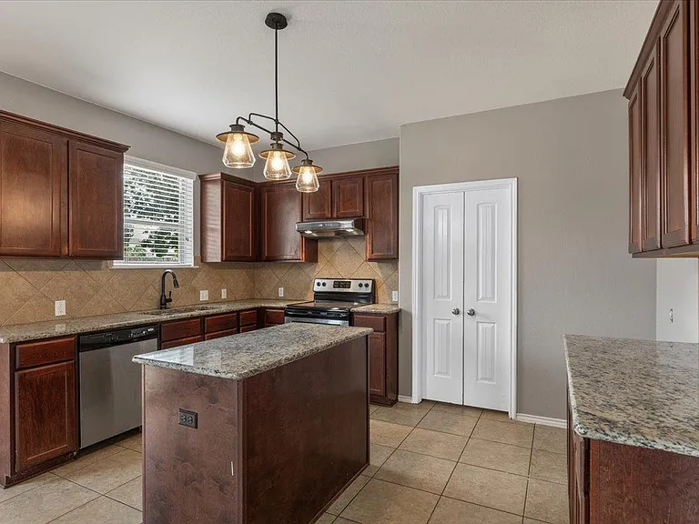 108 Quarry Ln — Photo 12