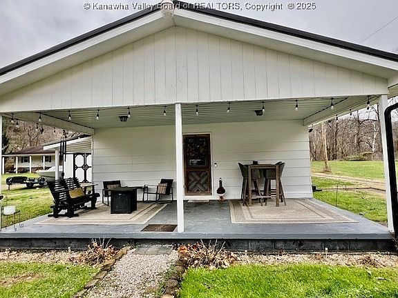 2nd image of 39 Savannah Ln