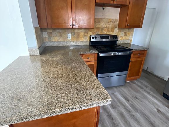 5th image of 284 Northwest Blvd #1