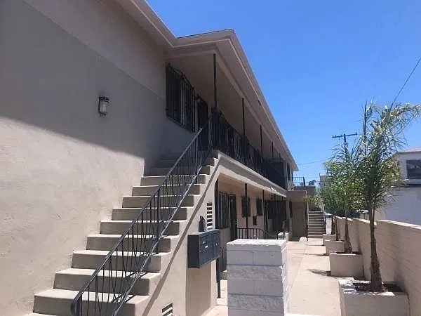 2 bed, 800 sqft, $2,195 — Photo 3