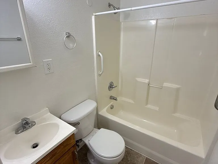 647 Columbia St NE #647 — Photo 9