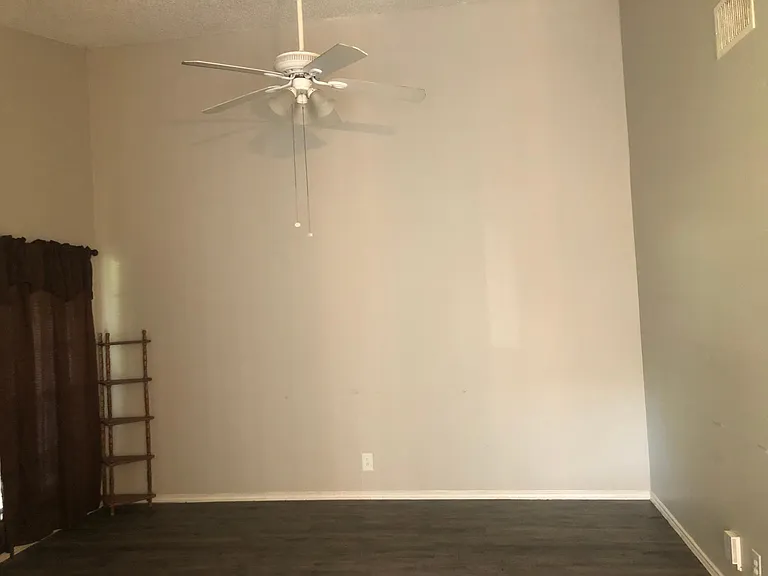 8828 Meadow Range St — Photo 6