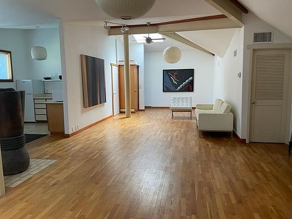 3rd image of 1640 35th St