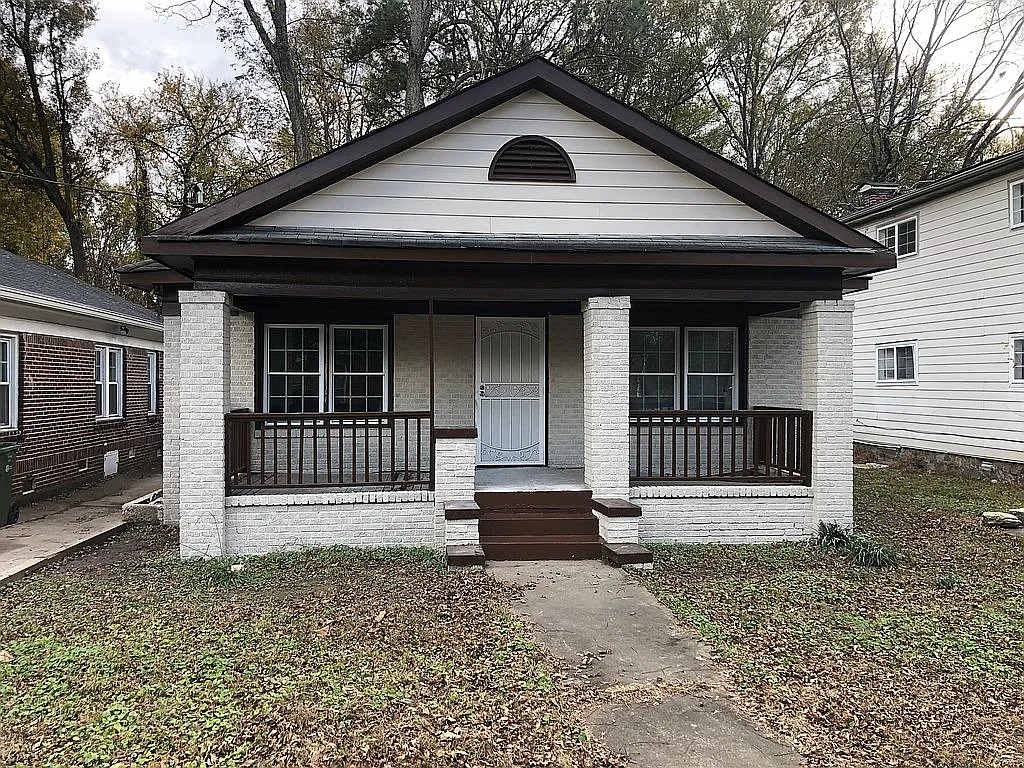 1030 Joseph E Boone Blvd NW photo 1