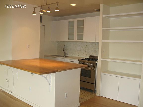 3rd image of 253-263 W 73rd St #13E