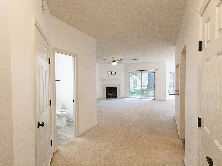 1355 Lake Dr — Photo 2