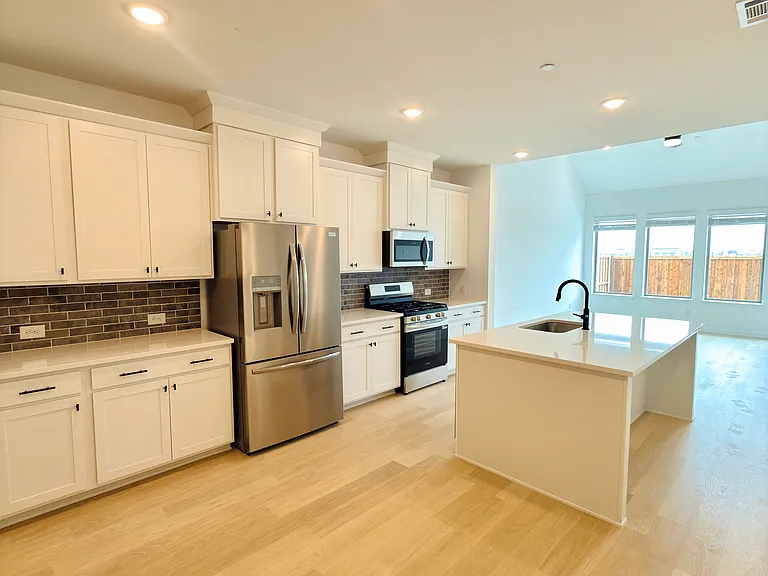 3552 Pierce Ln — Photo 5