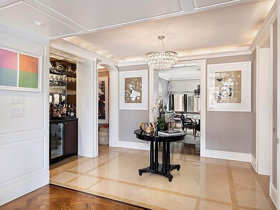 4th image of 160 E 65th St #20DE