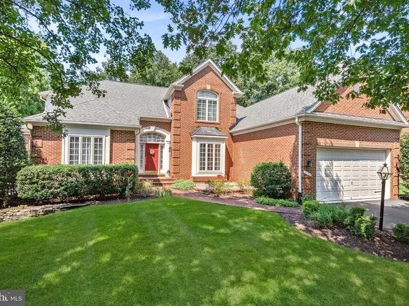 18403 Kingsmill St, Leesburg, VA 20176