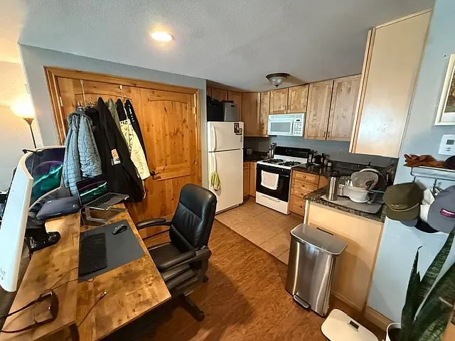 310 Creekside Dr #B2 — Photo 8