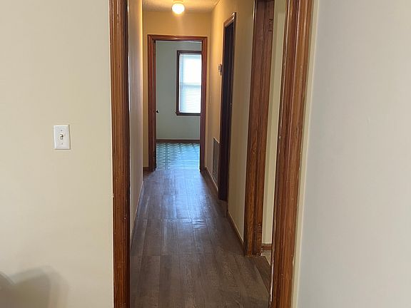 4th image of 105 Wren Ct