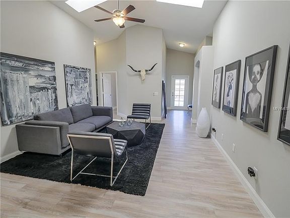 4th image of 7823 Myrtle Oak Ln