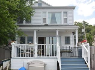 7 N Maple Ave, Fox Lake, IL 60020