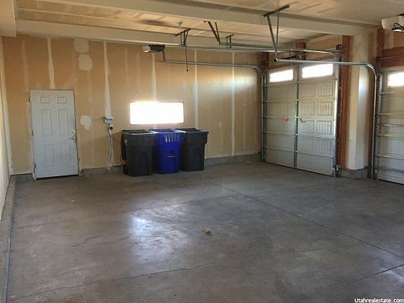 3rd image of 1631 Parkway Ct