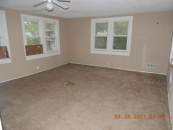 3rd image of 2805 Van Brunt Blvd